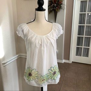 Max Edition white top